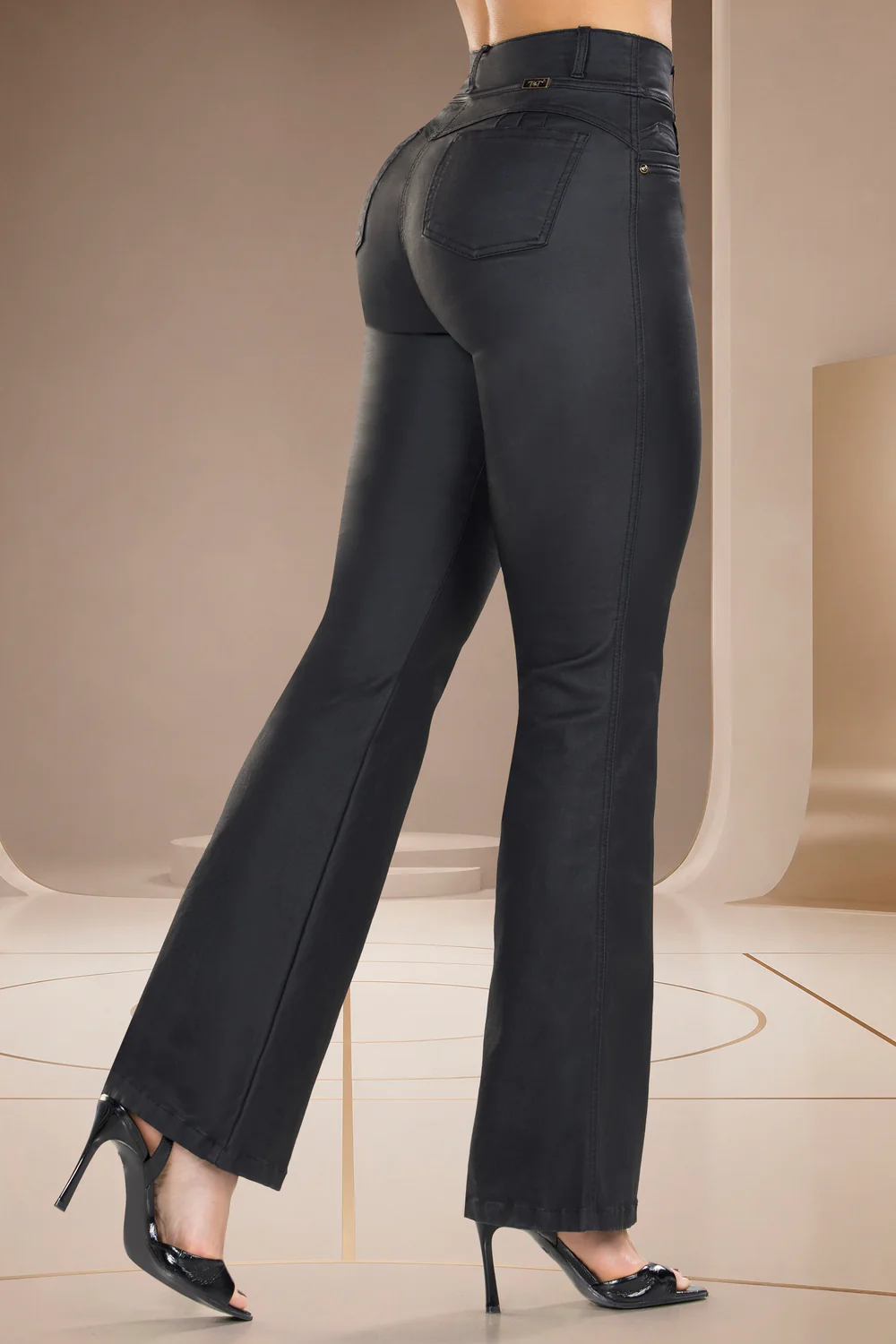 Pantalón Campana Efecto Cuero Tiro Alto Negro – TURQUÍA